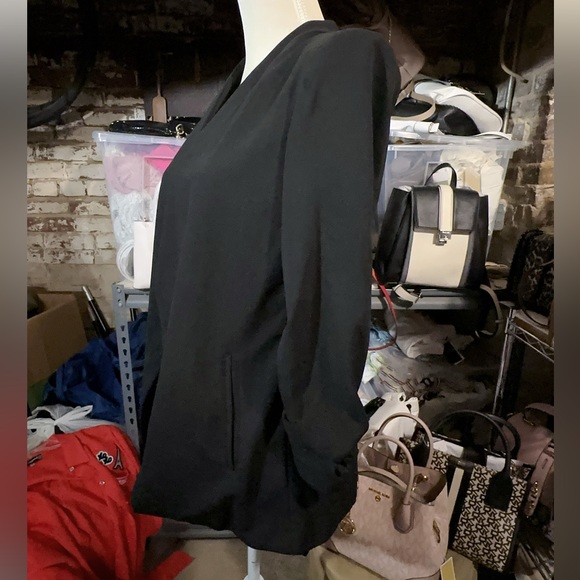 philosophy REPUBLIC CLOTHING black silky jacket long pleated sleeve retail$88 - Picture 4 of 9